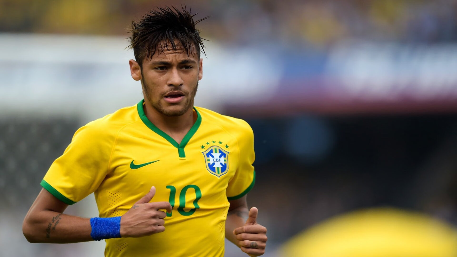 体育团队加强体能训练提升比赛表现，开展体能训练的标题